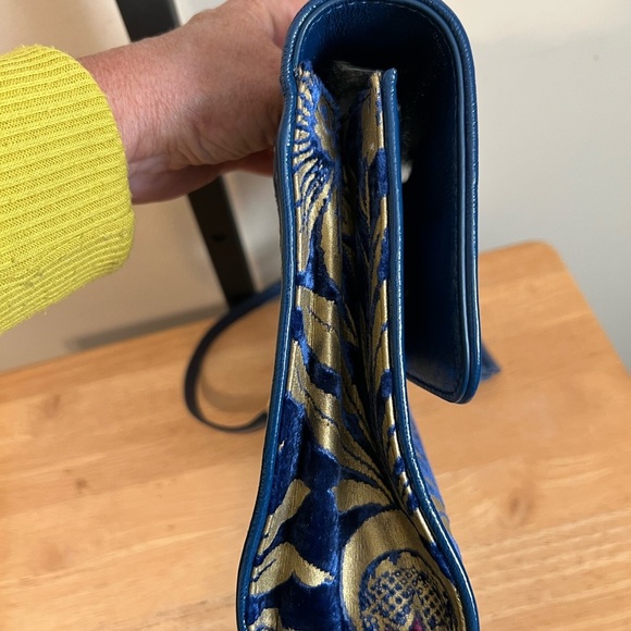 Tory Burch Blue Velvet Floral and Gold Women's Bag - Picture 3 of 11